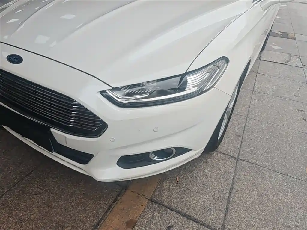 Ford Mondeo 2016 — фото 24
