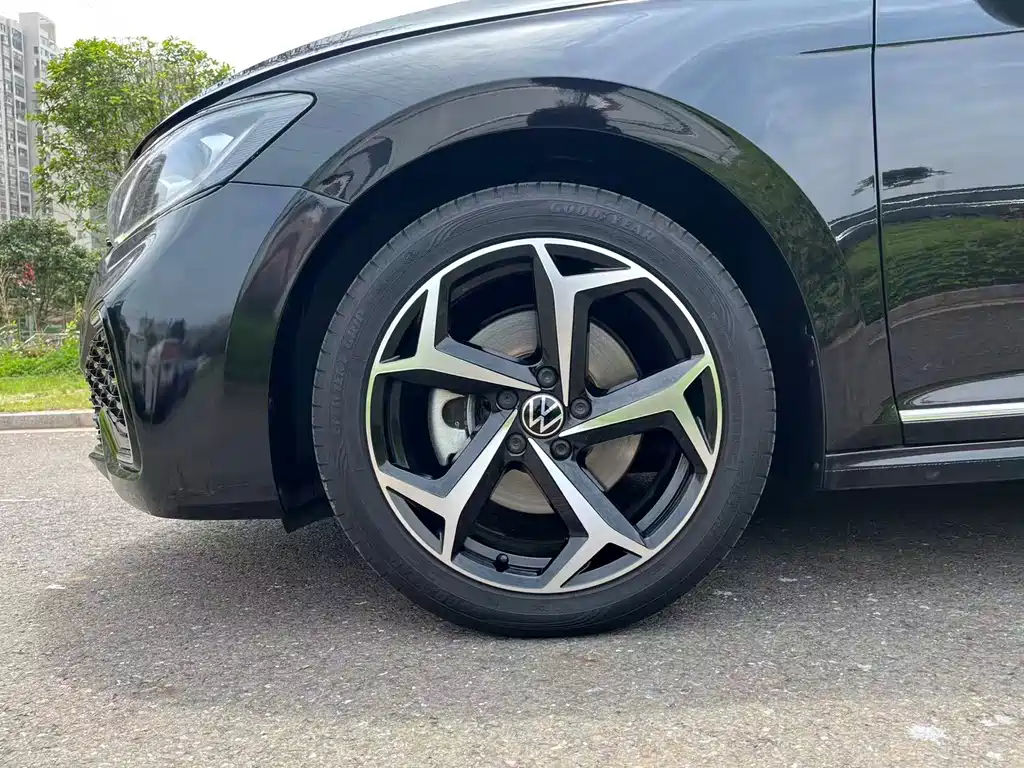 Volkswagen Passat 2023 — фото 14