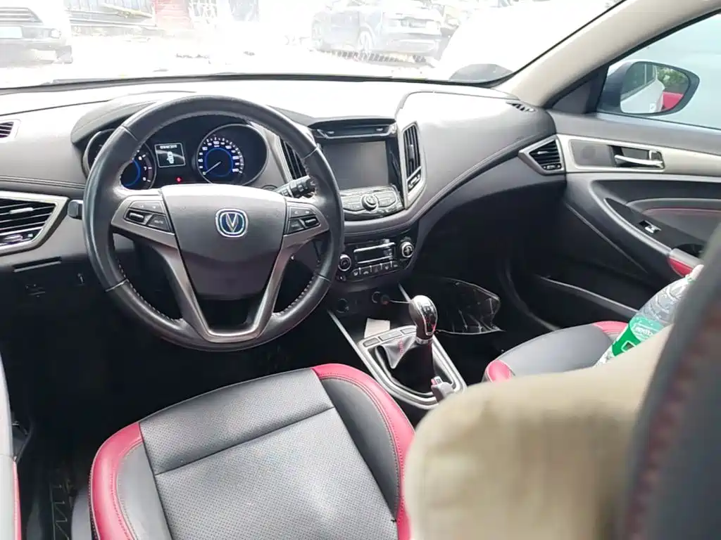Changan Eado XT 2018 — фото 10