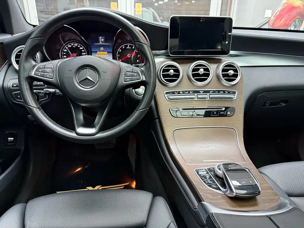 Mercedes-Benz GLC 2016 — фото 25