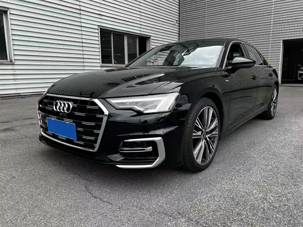 Audi A6L 2025 — фото 1