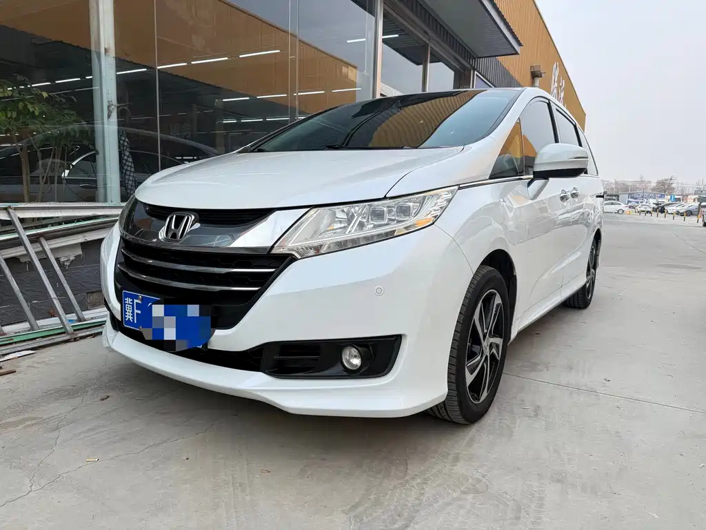 Honda Odyssey 2017 — фото 1