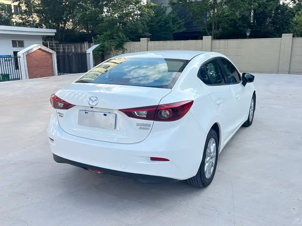 Mazda 3 Axela 2019 — фото 5