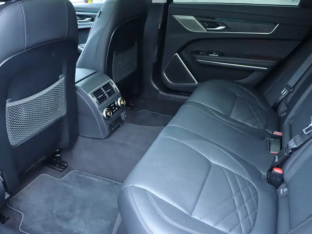 Jaguar XFL 2023 — фото 14