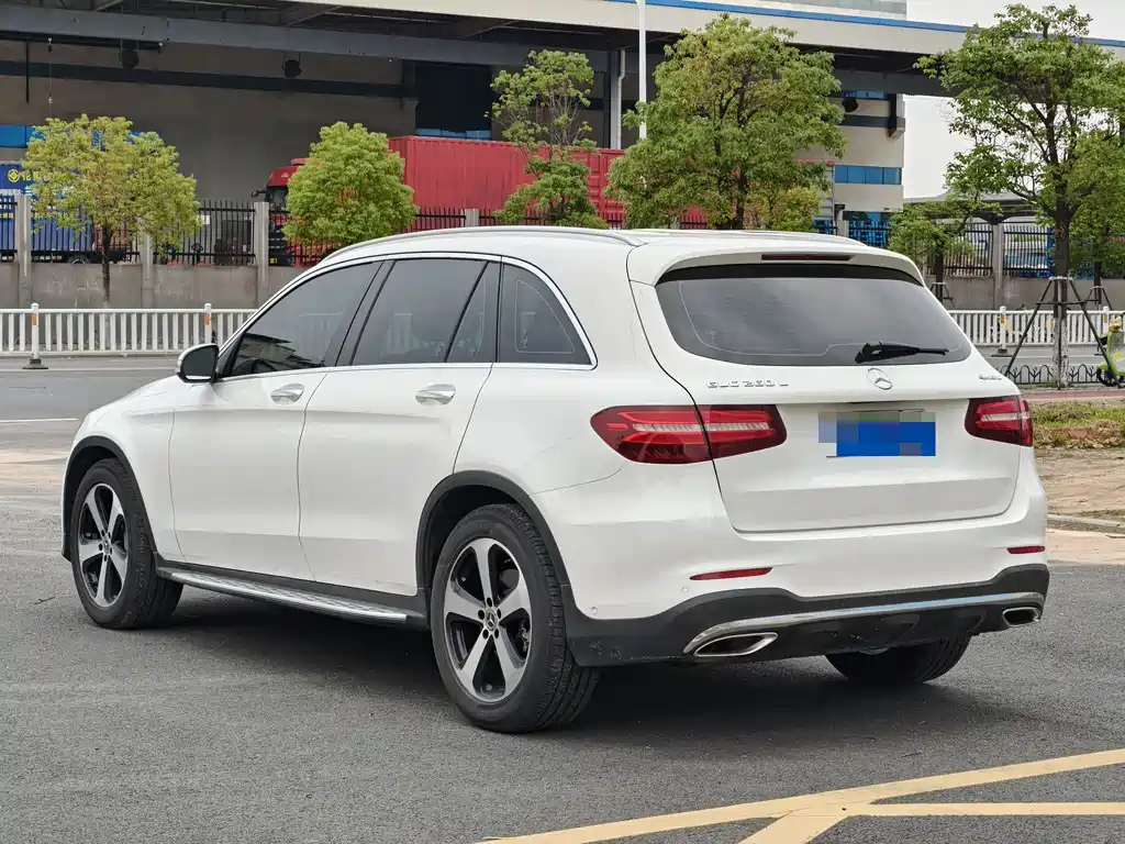Mercedes-Benz GLC 2018 — фото 14