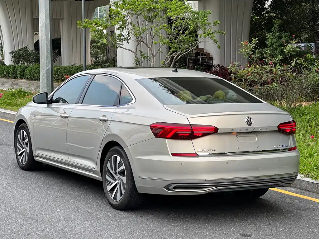 Volkswagen Passat PHEV 2019 — фото 7