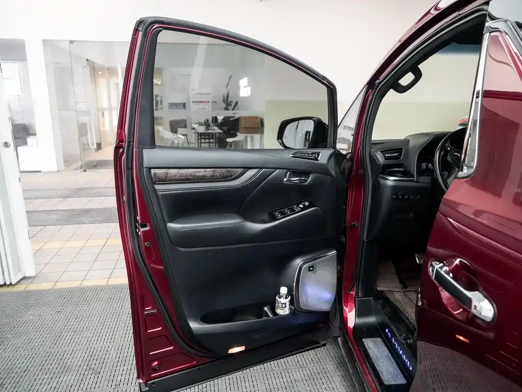 Toyota Alphard 2019 — фото 9