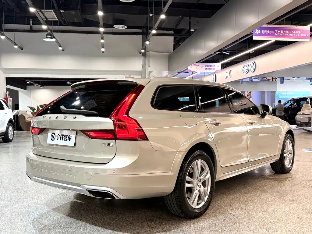 Volvo V90 2019 — фото 4