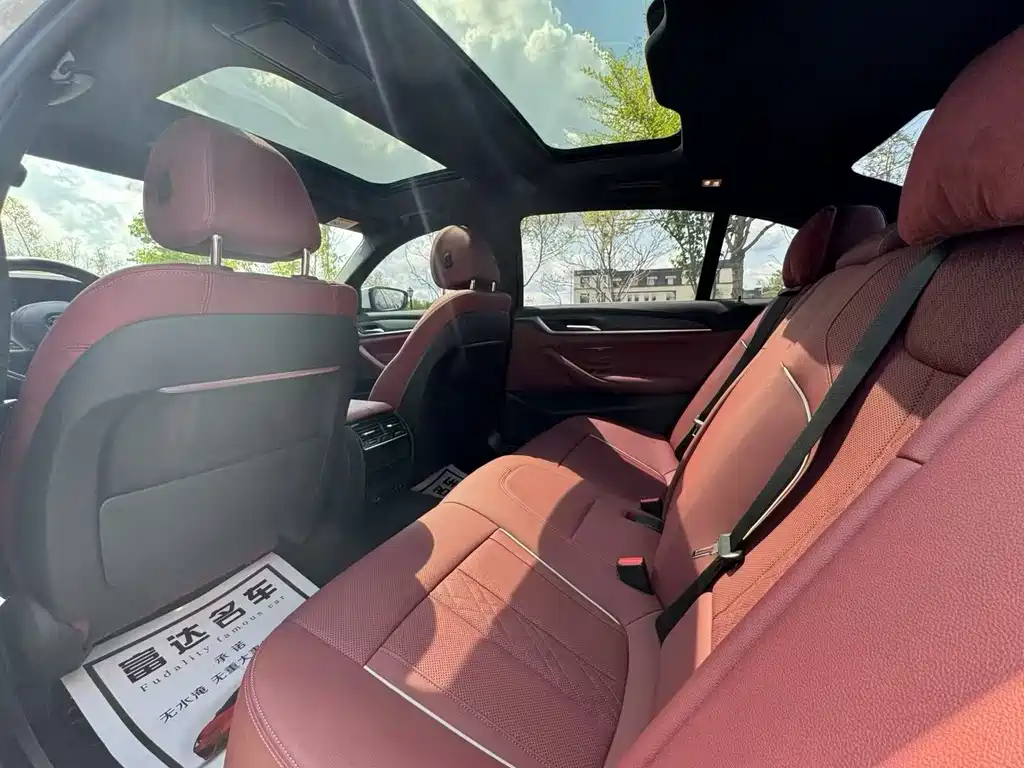 BMW 5 Series 2021 — фото 7