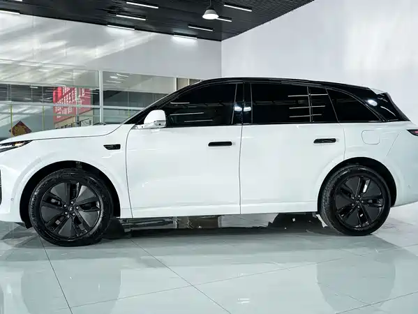 Li Auto L6 2024
