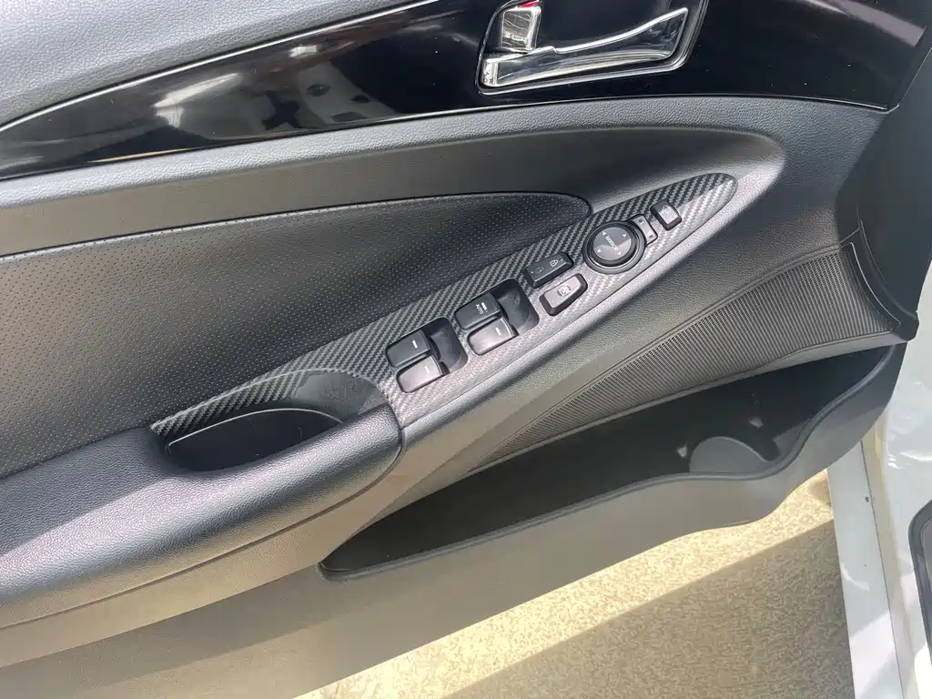 Hyundai Sonata 2015 — фото 14
