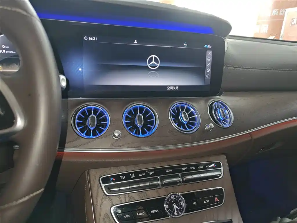 Mercedes-Benz E-Class 2020 — фото 13
