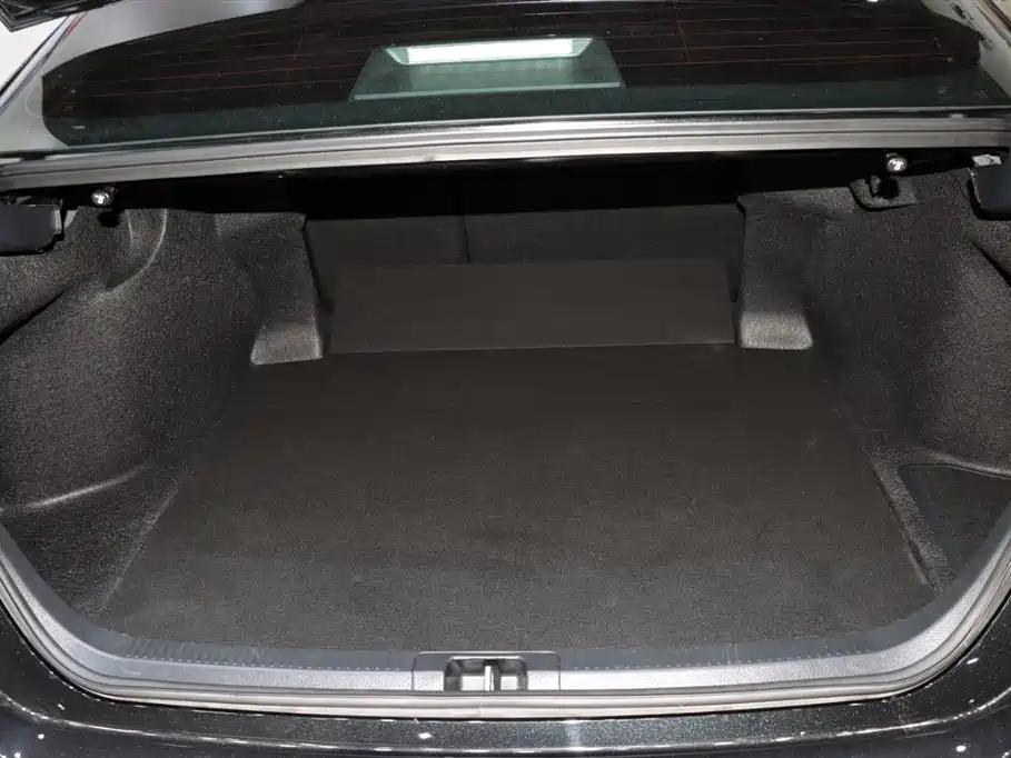 Toyota Camry 2025 — фото 17