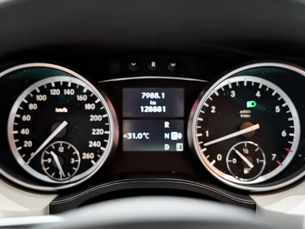 Mercedes-Benz R-Class 2017 — фото 6