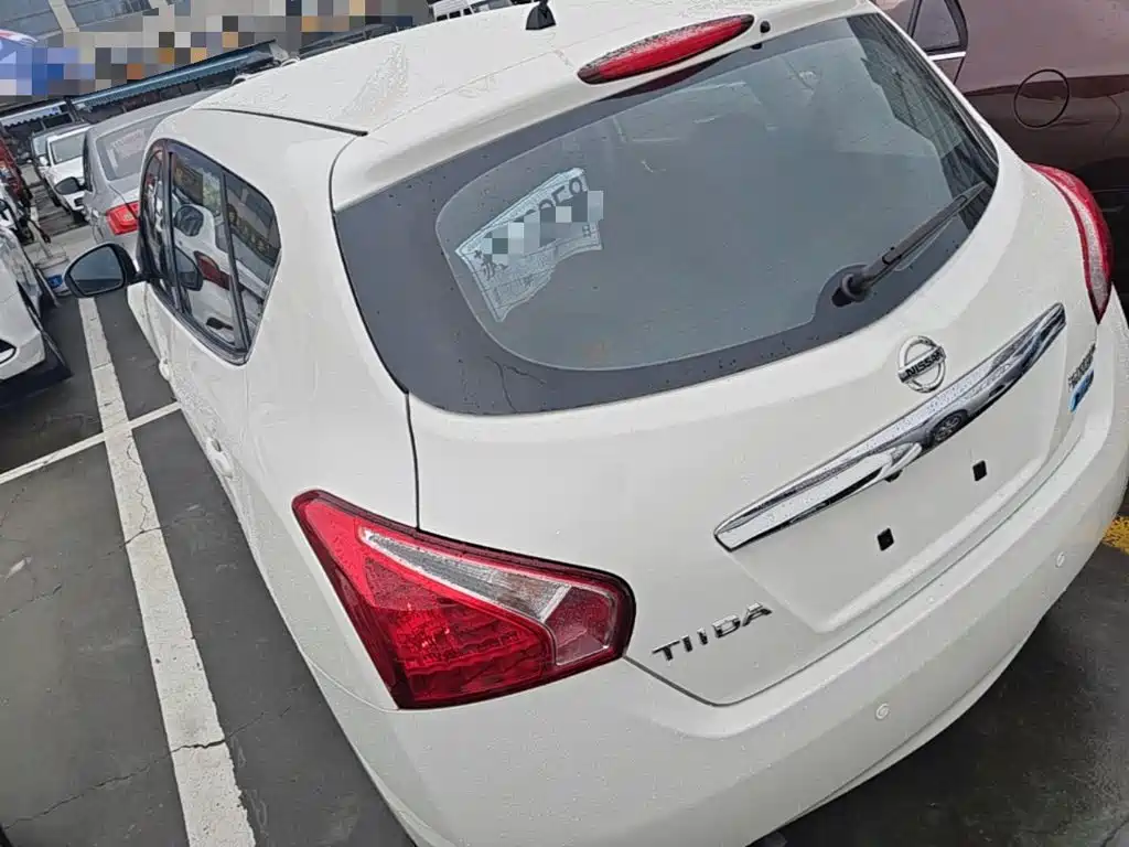 Nissan Tiida 2015 — фото 5