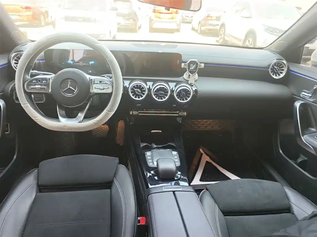 Mercedes-Benz A-Class 2023 — фото 10