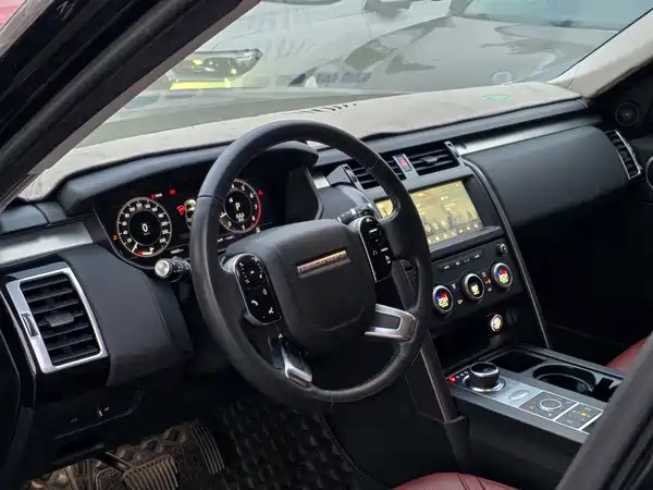 Land Rover Discovery 2020