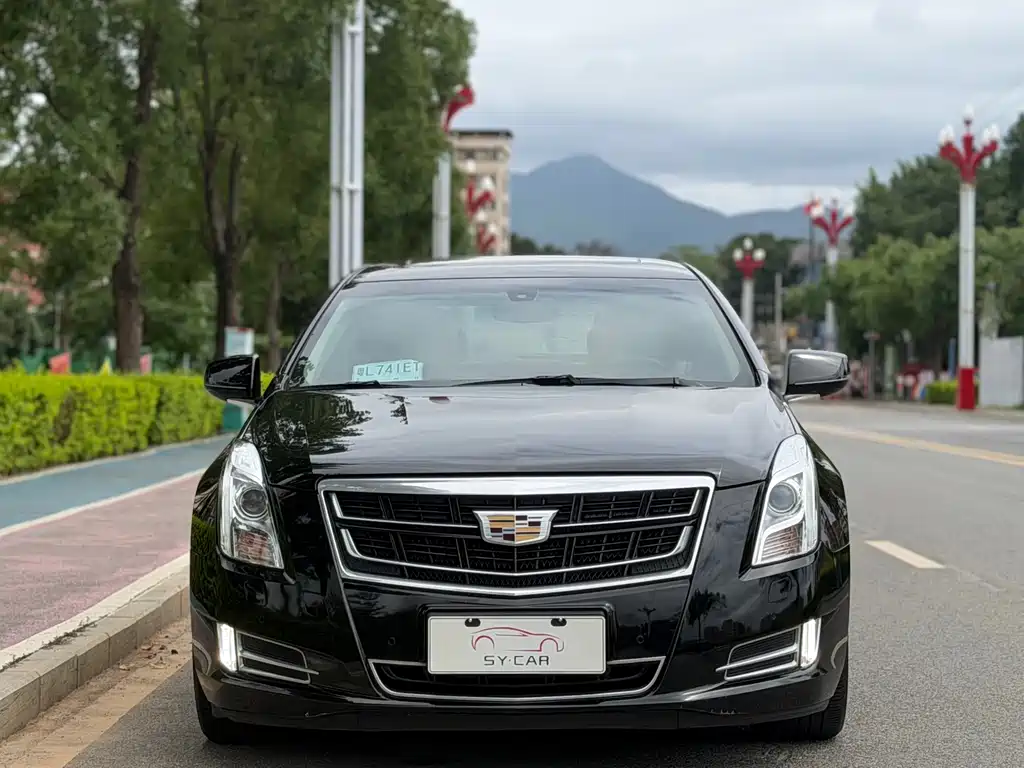 Cadillac XTS 2017 — фото 2