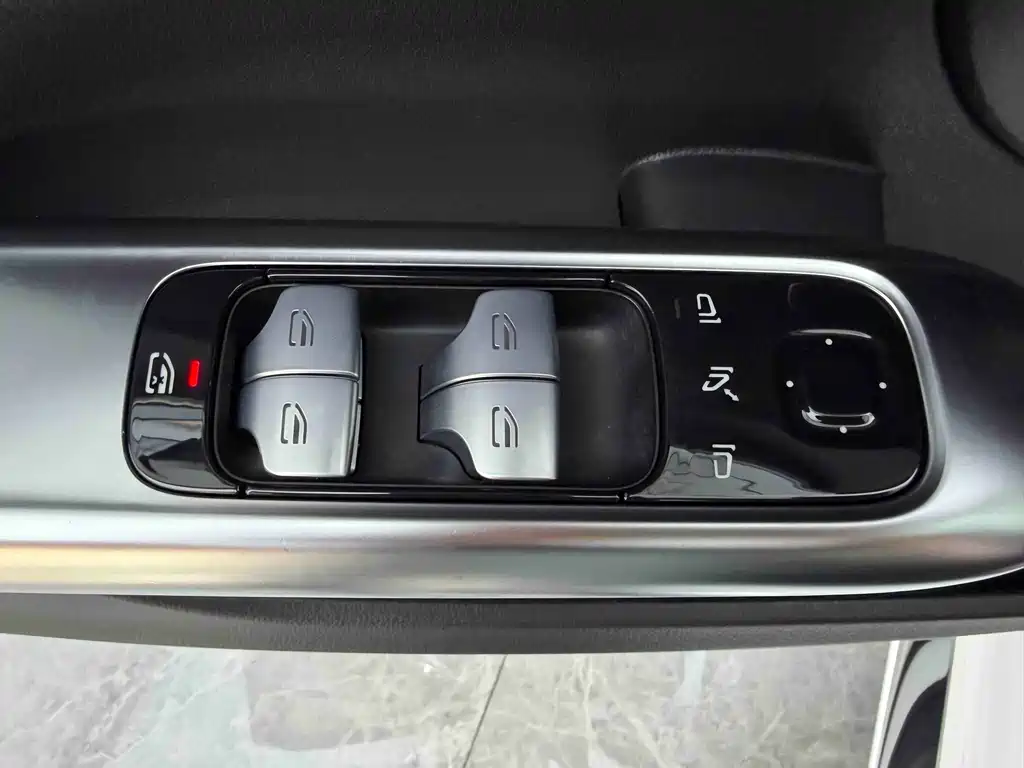 Mercedes-Benz C-Class 2023 — фото 15