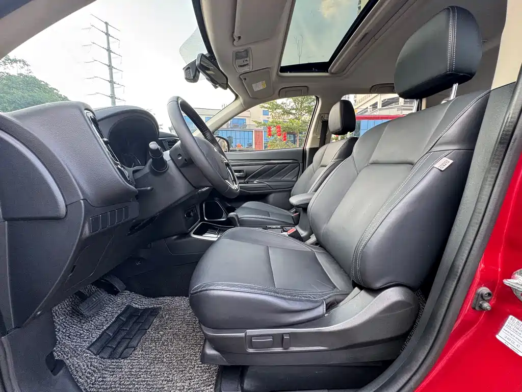 Mitsubishi Outlander 2019 — фото 11