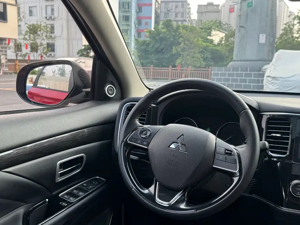 Mitsubishi Outlander 2019 — фото 14