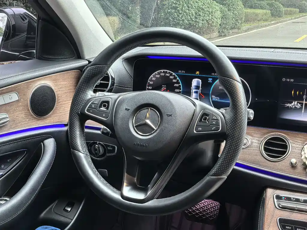 Mercedes-Benz E-Class 2018 — фото 13