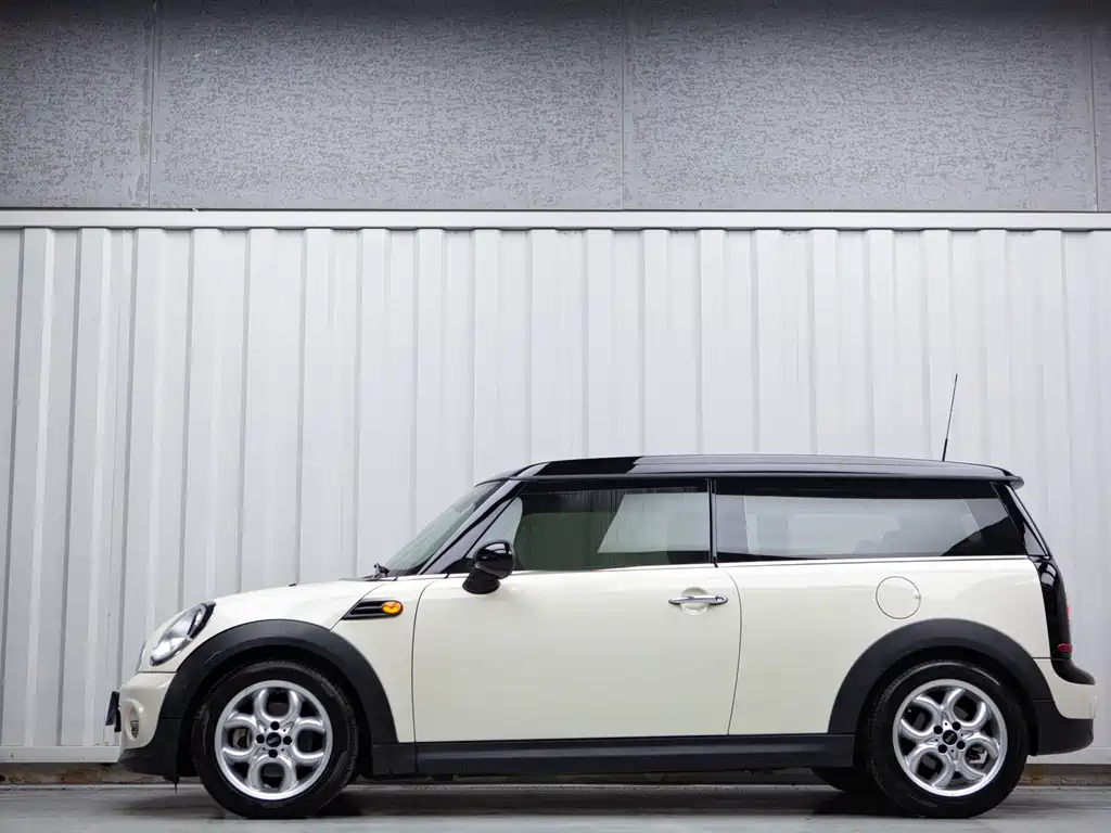 MINI Clubman 2012