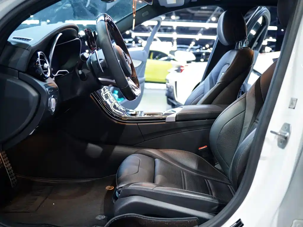 Mercedes-Benz C-Class AMG 2020 — фото 11
