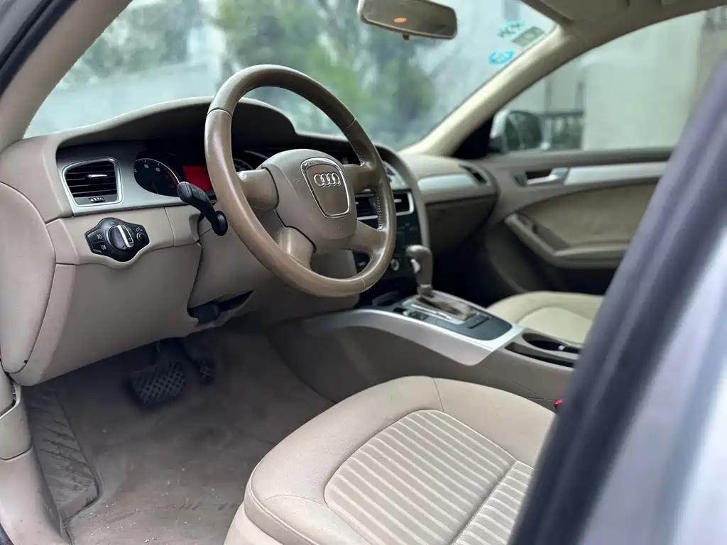 Audi A4L 2011