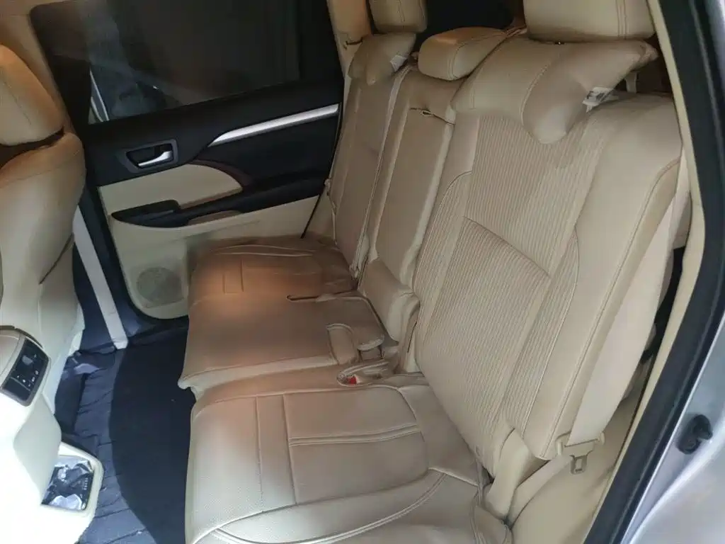 Toyota Highlander 2017 — фото 14