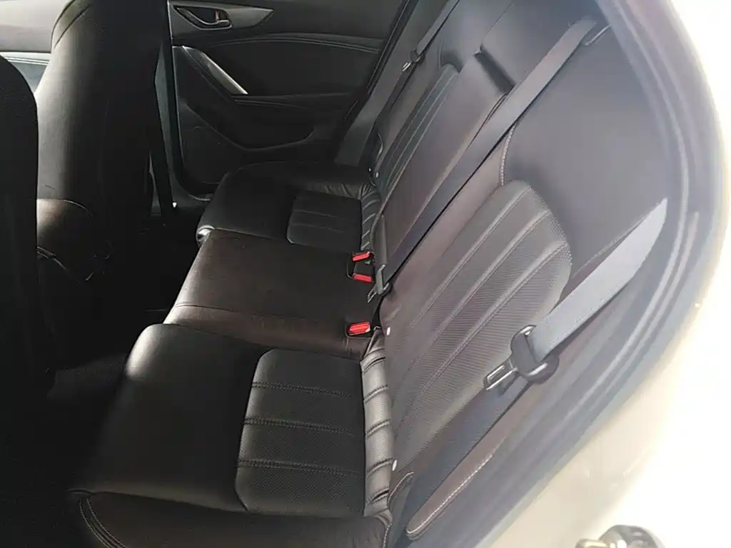 Mazda CX-4 2017 — фото 15