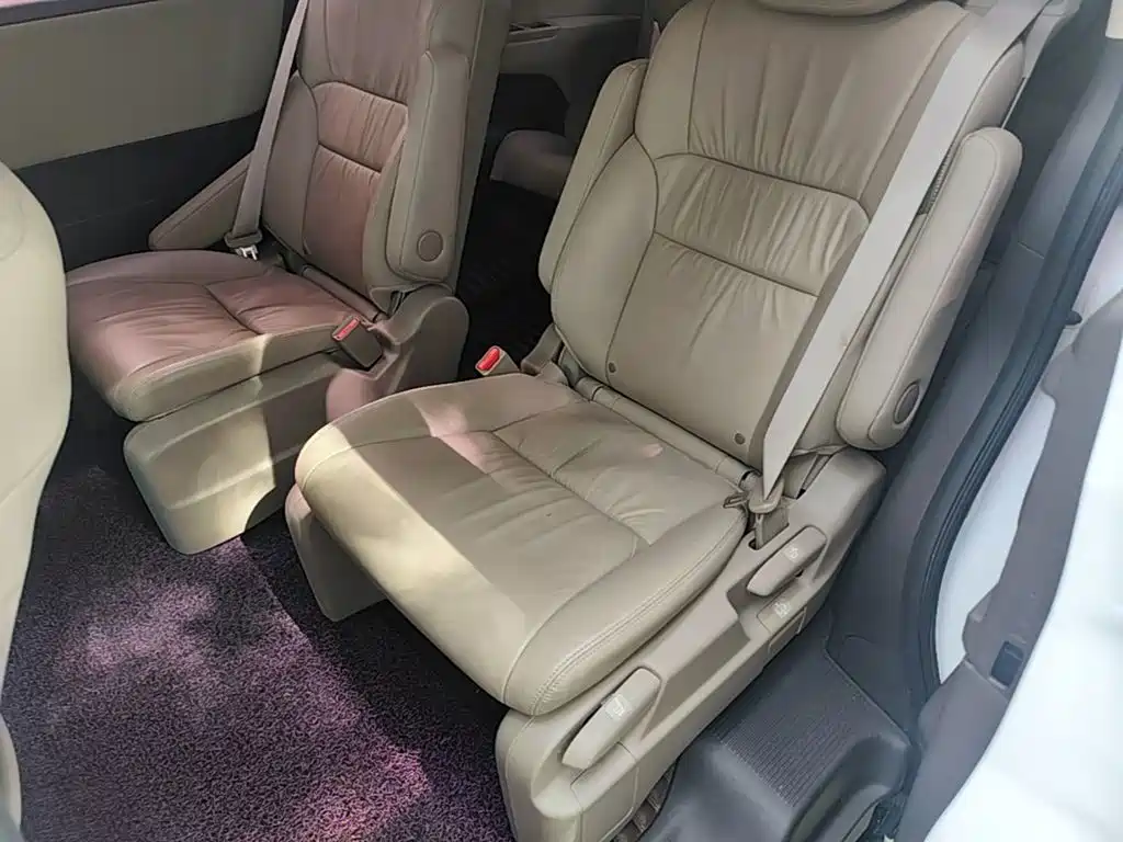 Honda Odyssey 2018 — фото 17