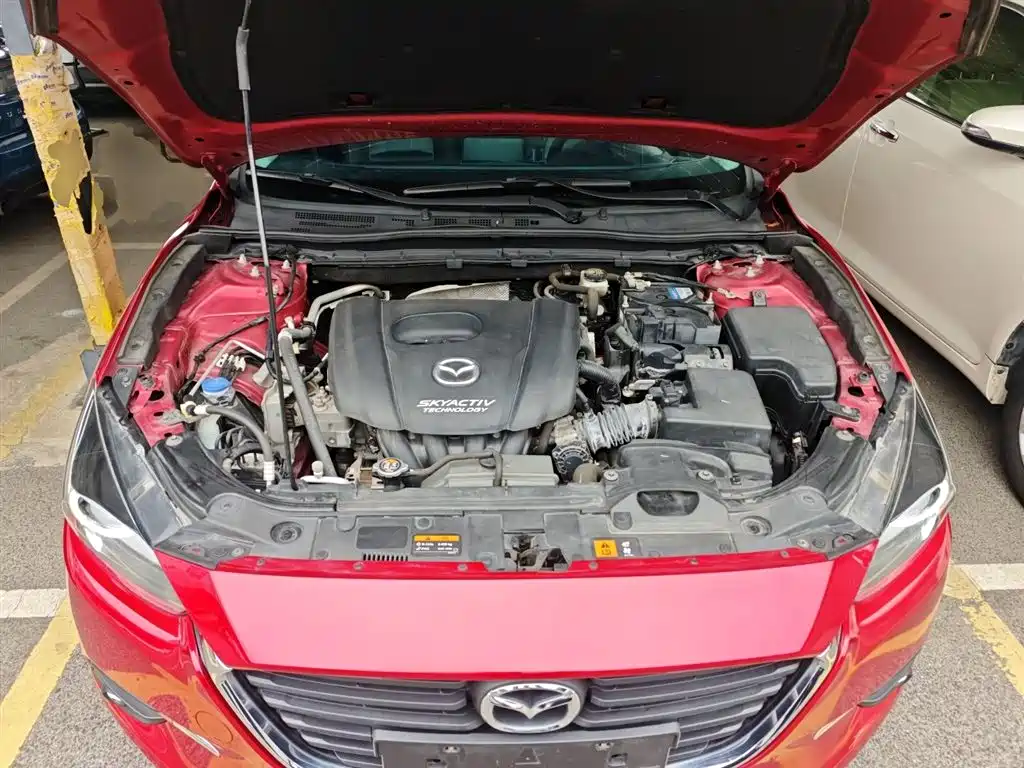 Mazda 3 Axela 2018 — фото 16