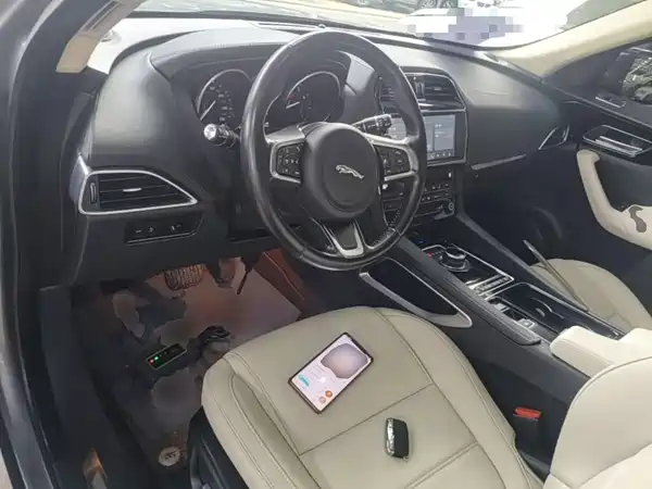 Jaguar F-PACE 2021