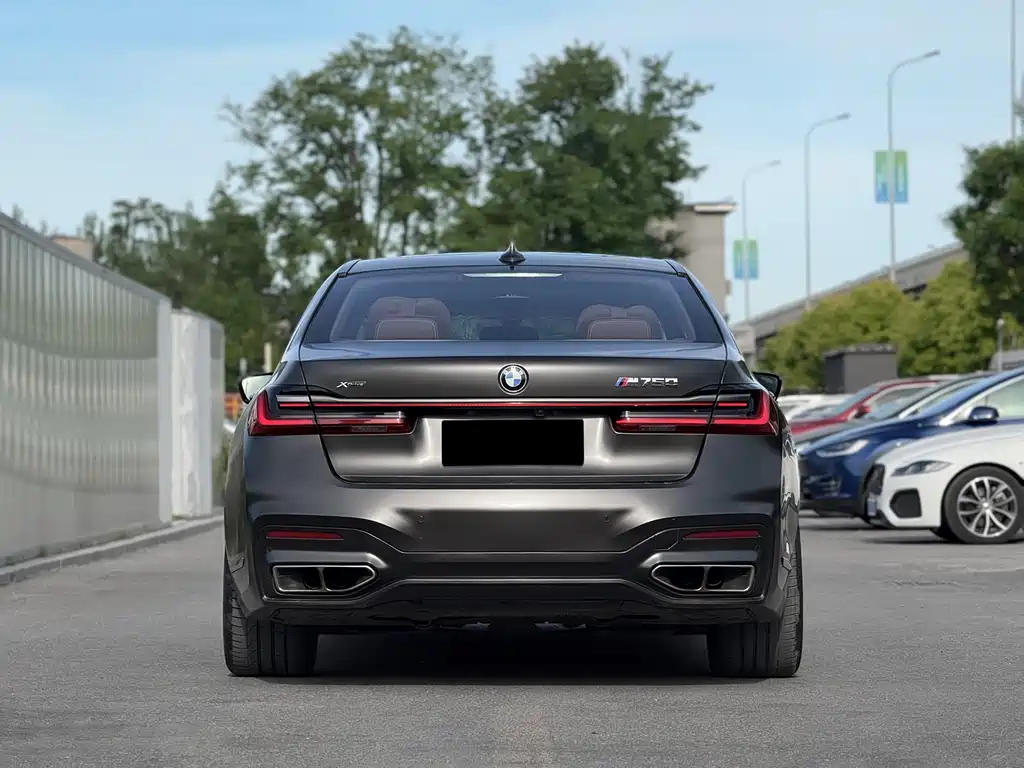 BMW 7 Series 2018 — фото 18