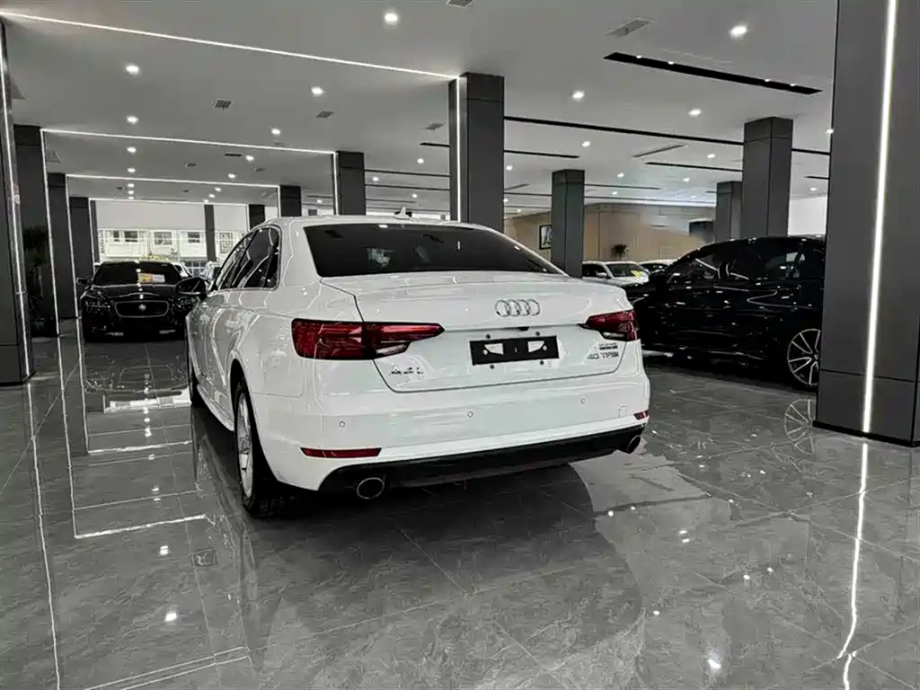 Audi A4L 2016 — фото 9