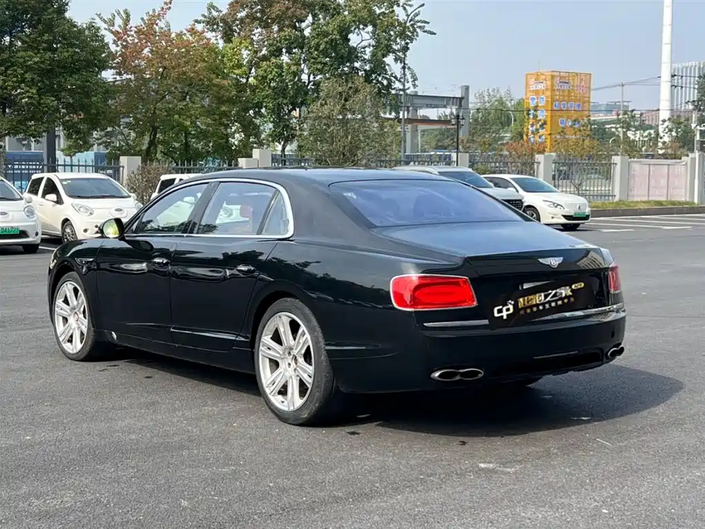 Bentley Flying Spur 2015 — фото 4