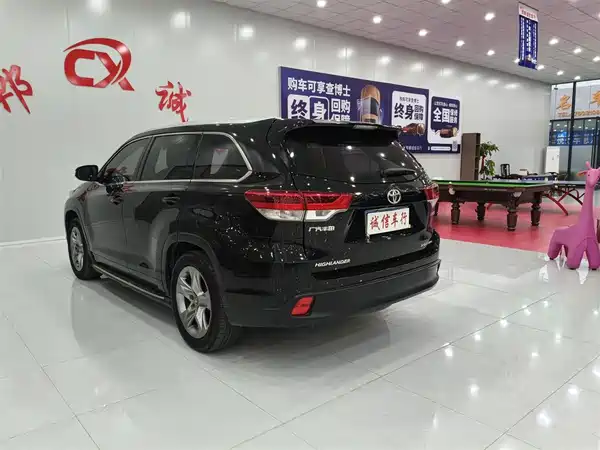 Toyota Highlander 2021