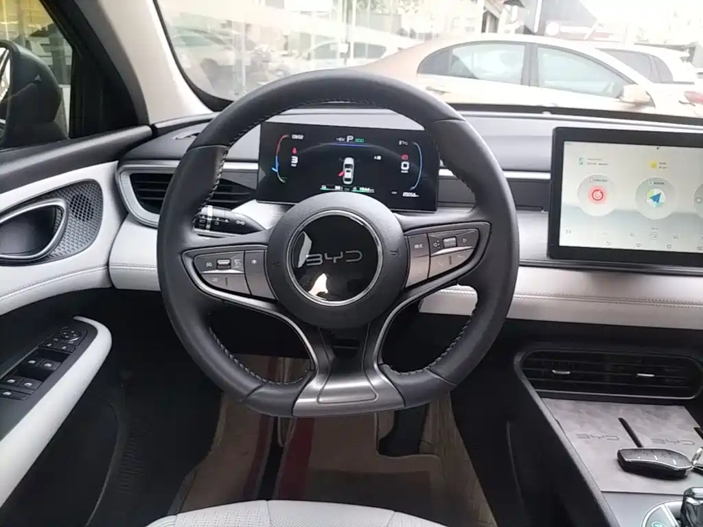 BYD Seal 05 DM-i 2025 — фото 11