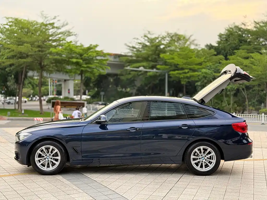 BMW 3 Series GT 2017 — фото 8