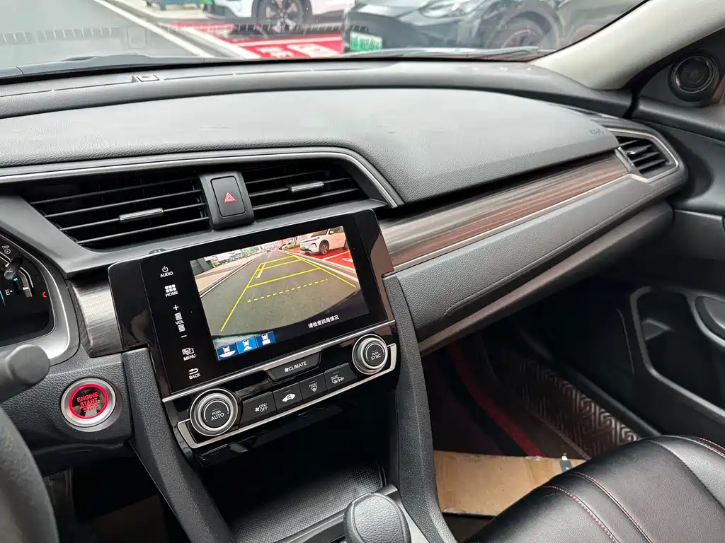 Honda Civic 2019 — фото 12