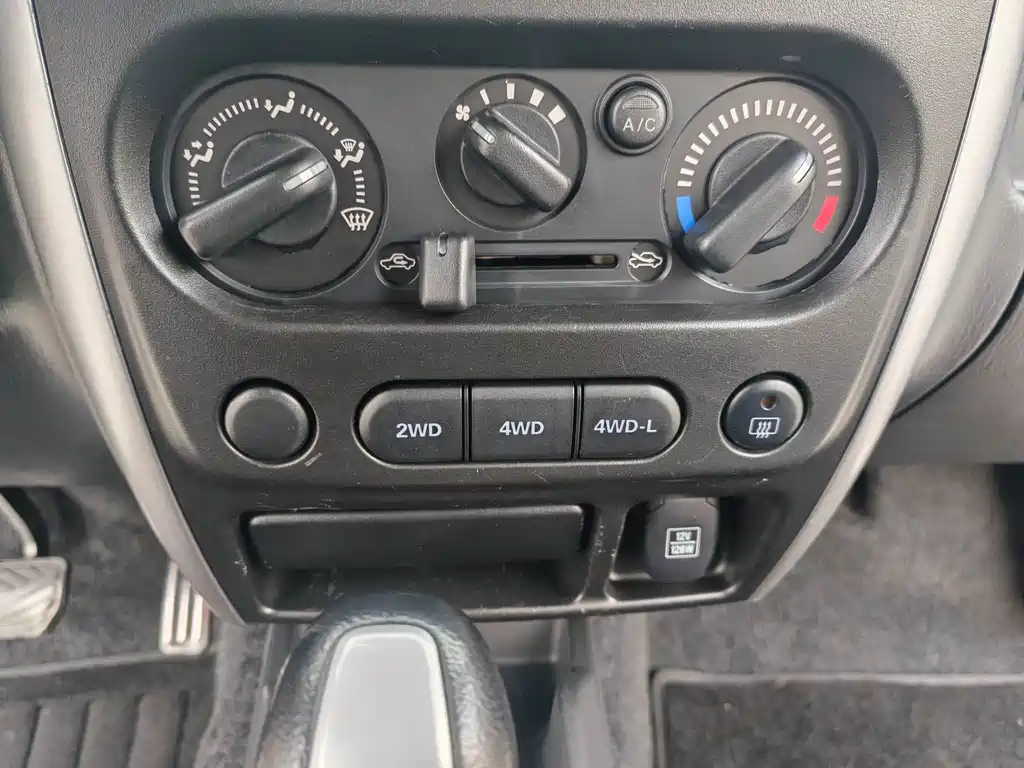 Suzuki Jimny 2017 — фото 18