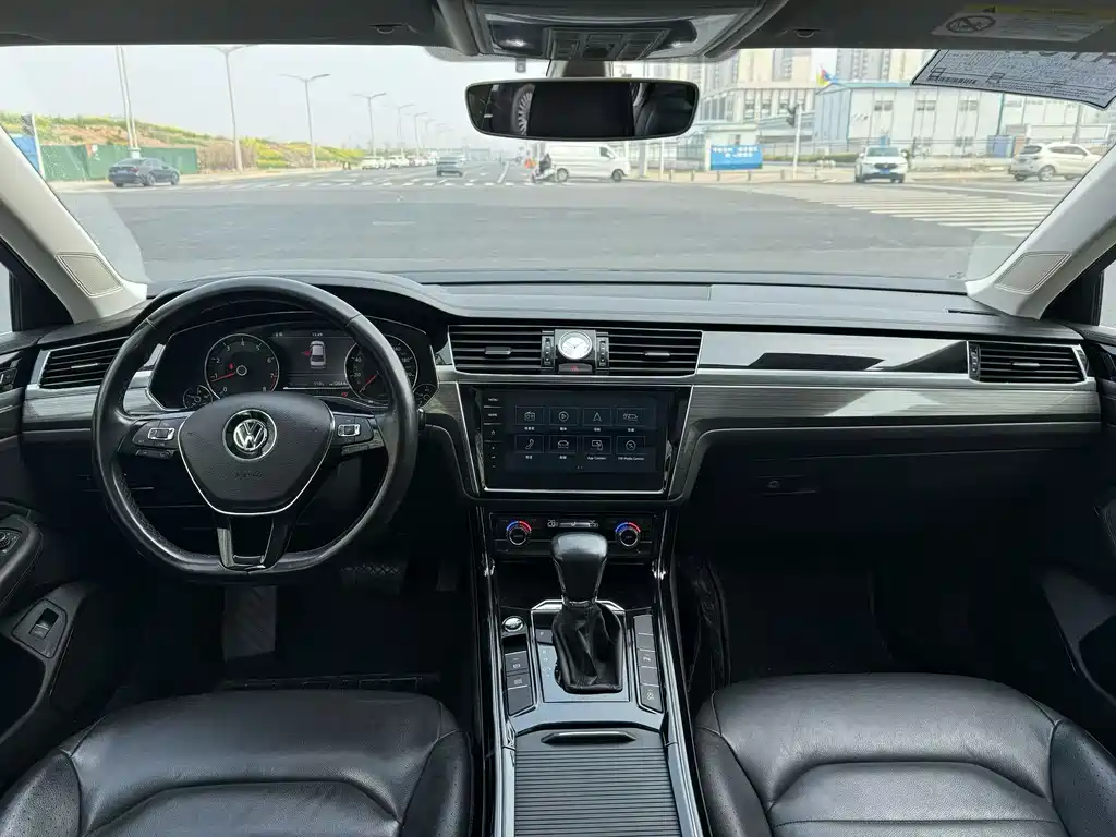 Volkswagen Phideon 2018 — фото 6