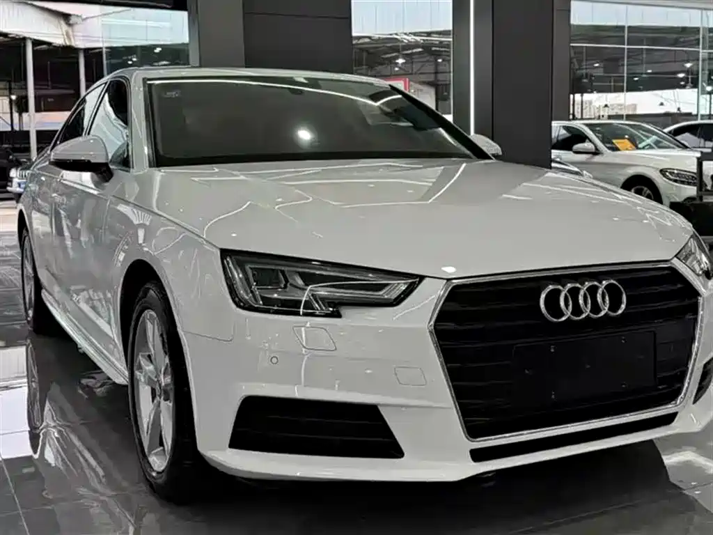 Audi A4L 2016