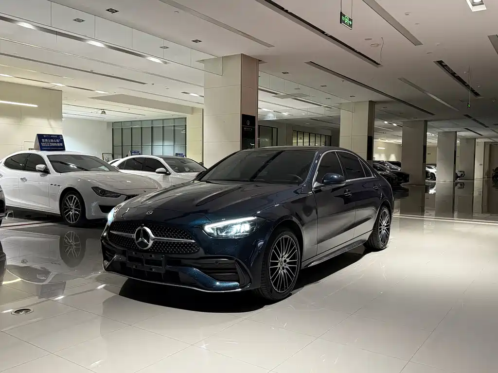 Mercedes-Benz C-Class 2023 — фото 3