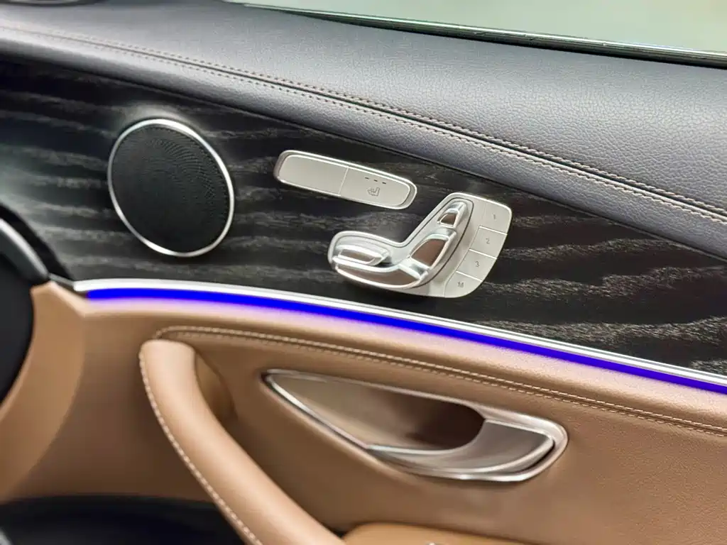 Mercedes-Benz E-Class 2023 — фото 27