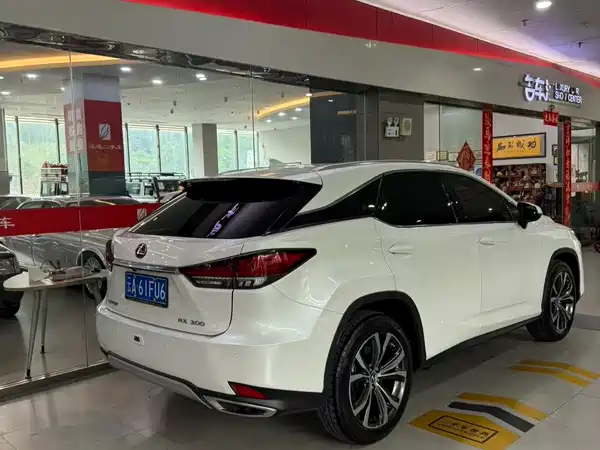 Lexus RX 2022