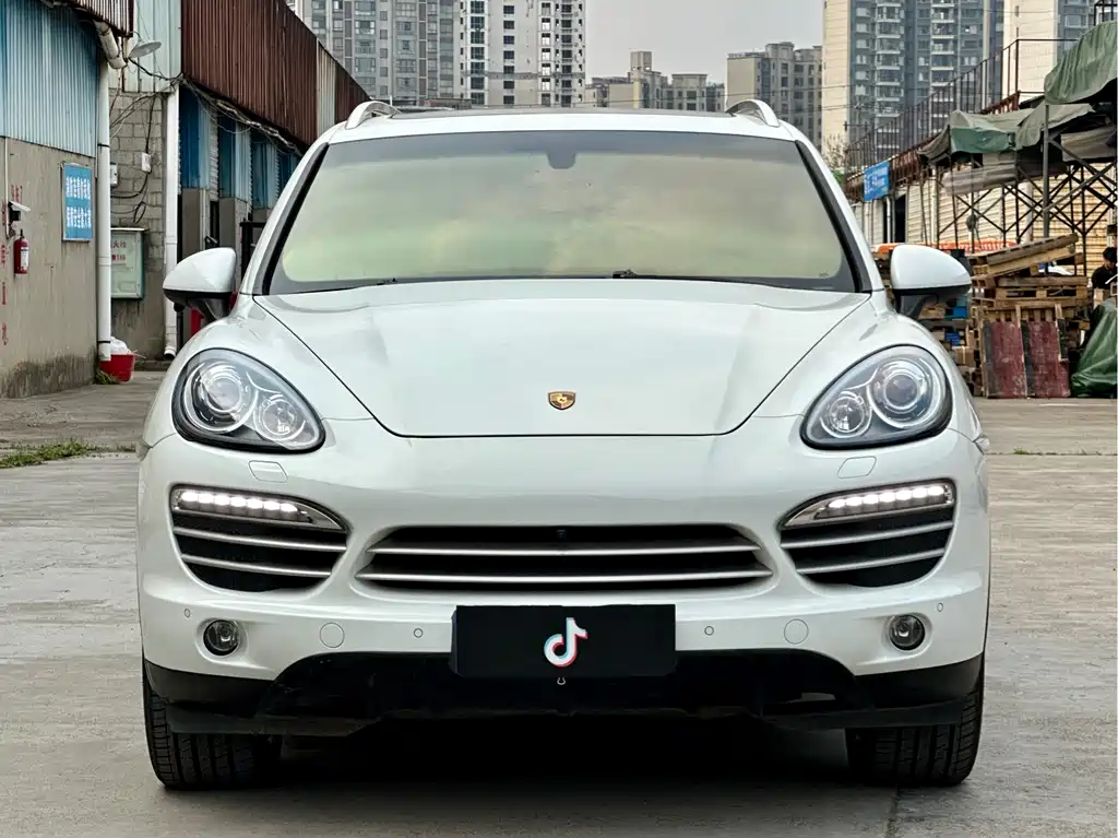 Porsche Cayenne 2015 — фото 2