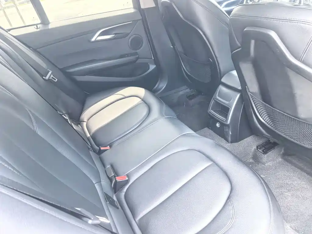 BMW 1 Series 2017 — фото 18
