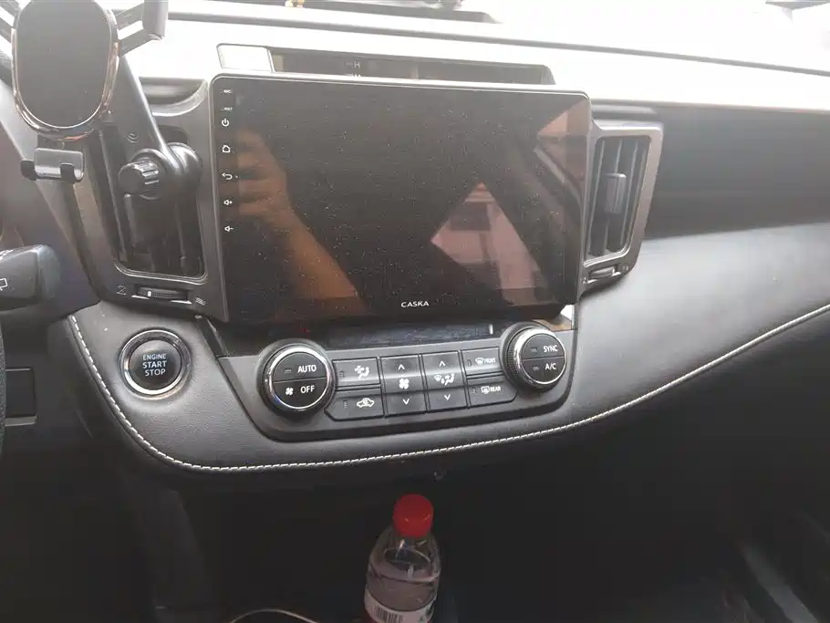 Toyota RAV4 2018 — фото 13
